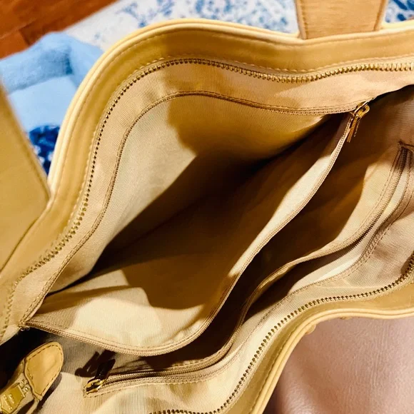 Channel Bag - Picture 9 of 10